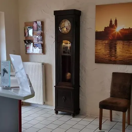 Sudenburger Hof بيت ضيافة 2*